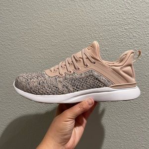 NEW IN BOX APL Women’s Techloom Tracer - Rose Dust/Navy/Melange